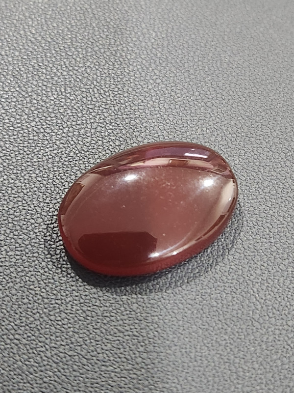 حجر عقيق احمر