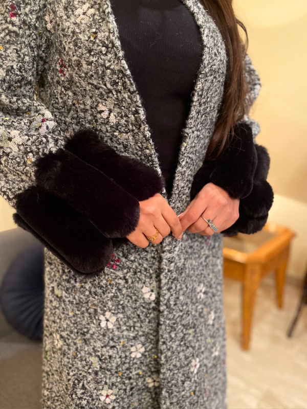 بشت صوف رمادي