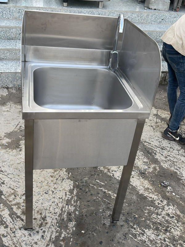 مغسلة متحركة استانلس